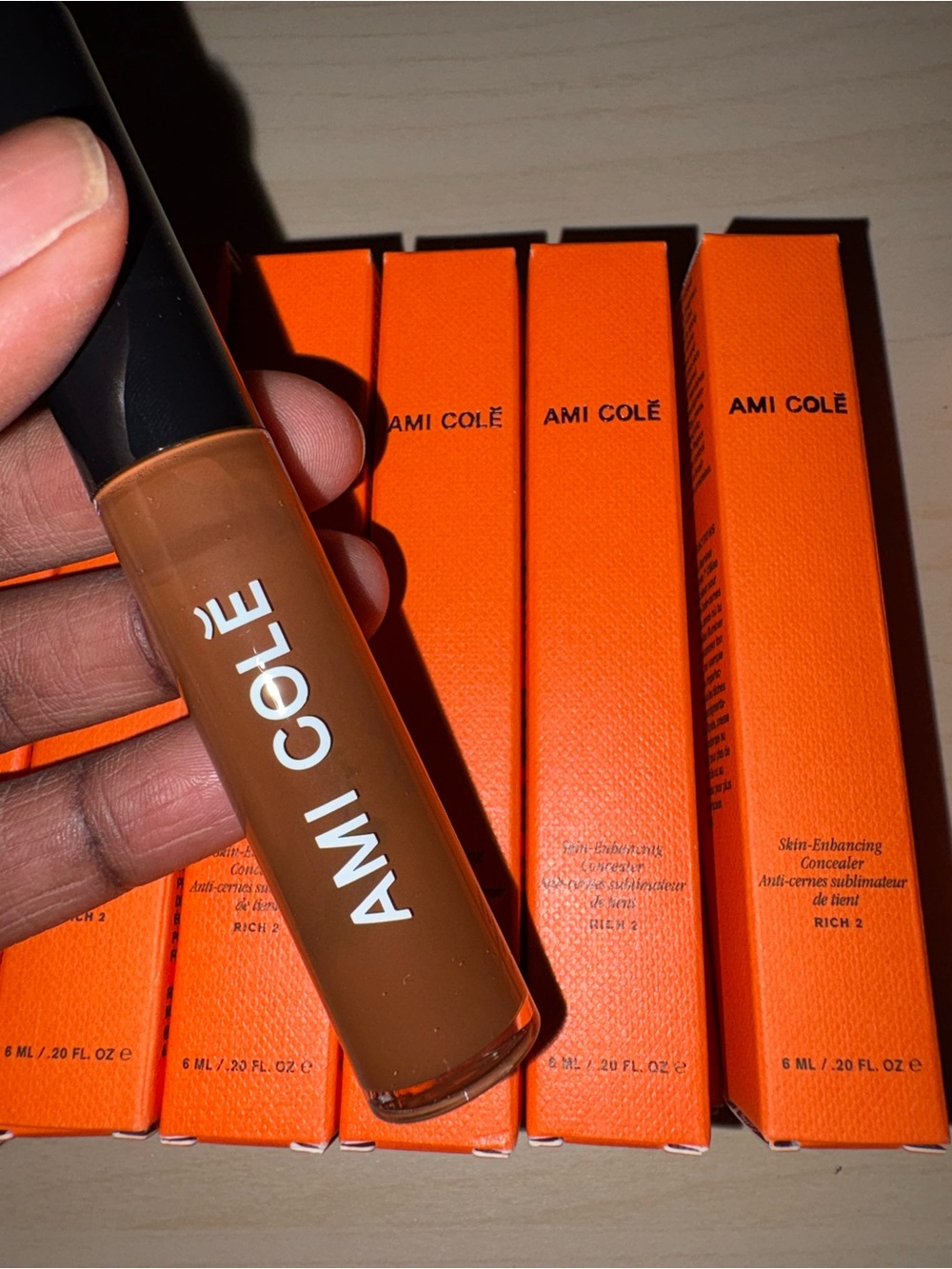 AMI COLÉ Rich 2 Warm Brown Skin-Enhancing Concealer